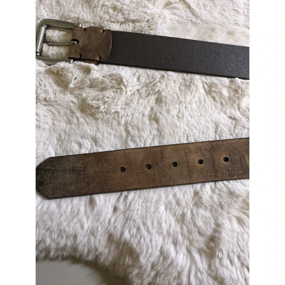 Levi Strauss Co Belt Brown Mens Size  42/105 Leather Distressed Silver tone